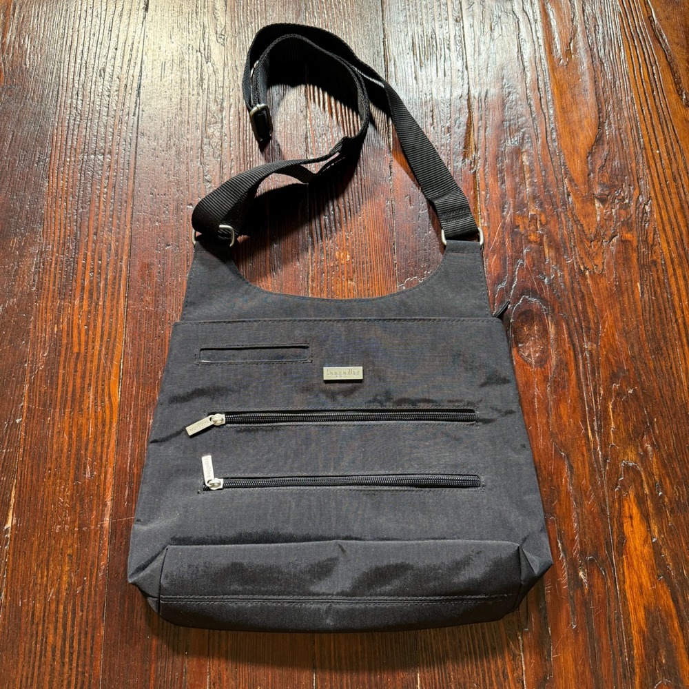 Baggallini Crossbody Bag Black Nylon Multi Pocket Travel Purse Minimalist